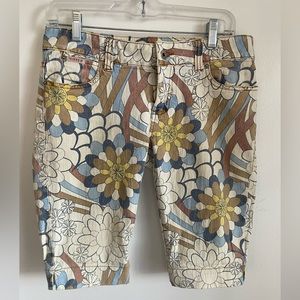 Guess Stretch Demin floral Bermuda shorts Size 27